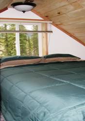 Loft w-queen.jpg